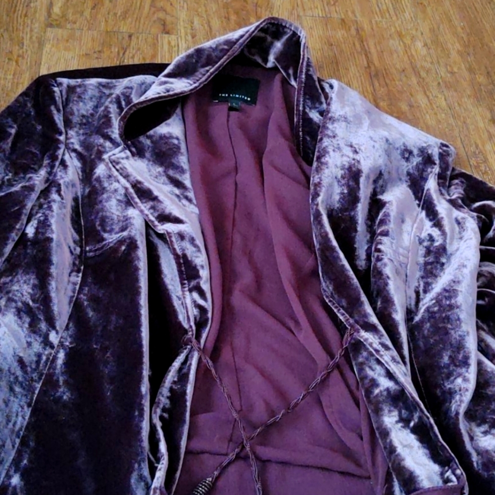 The limited size large jacket